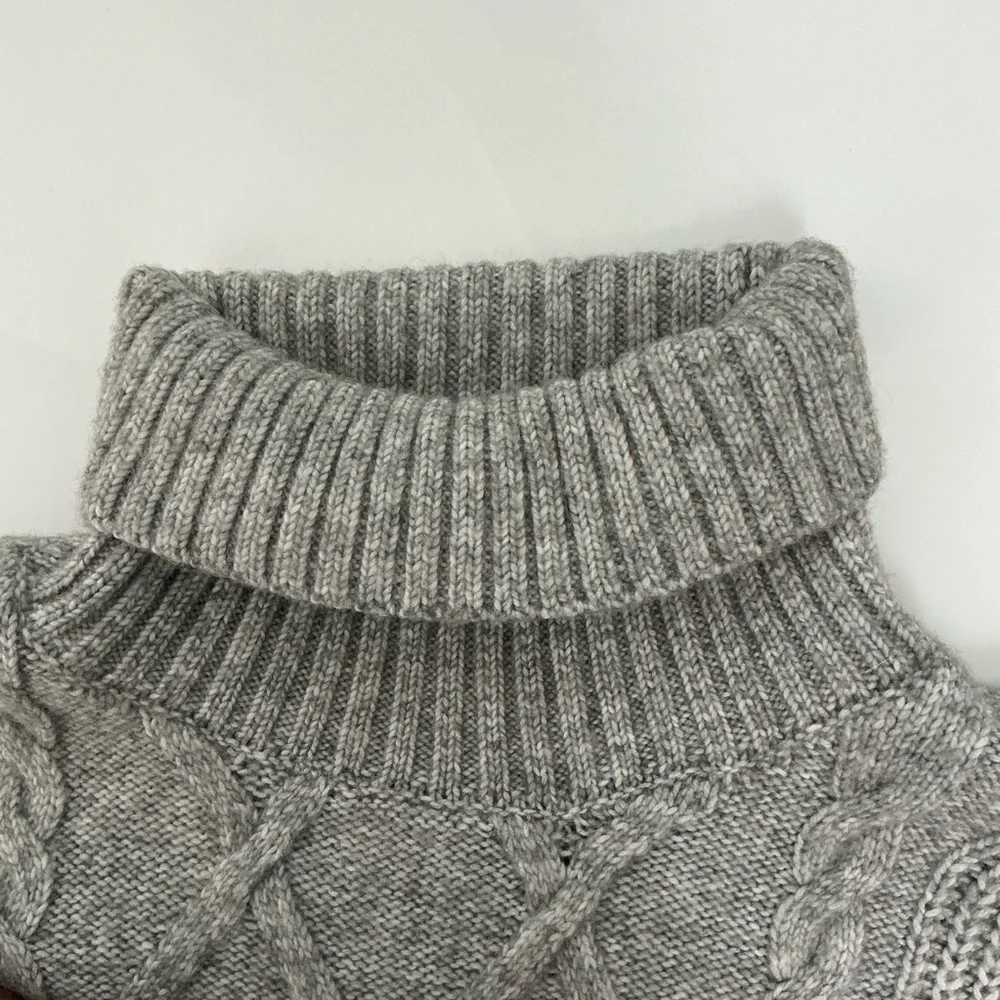 EXPRESS Sweater Cable Knit Turtleneck Gray Size M – Conscious Edit - Picture 5 of 9